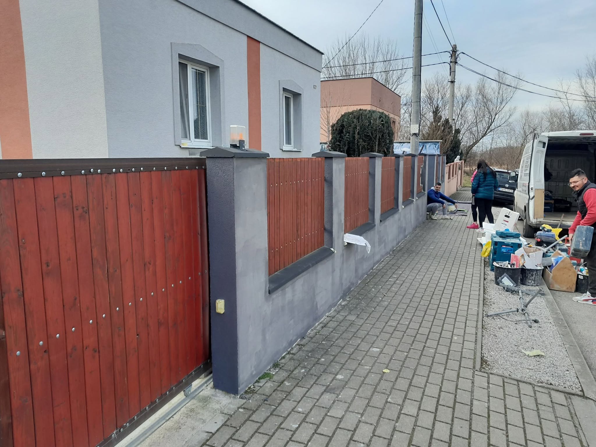 Plot a oplotenie okolo pozemku